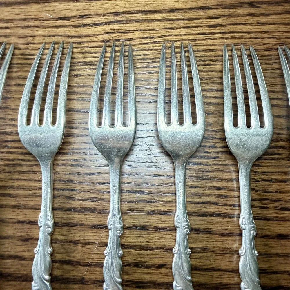 Rogers International Silverplate Columbia Dinner Forks Set Of 6